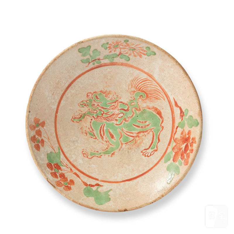 金/元 紅綠彩佛獅紋盤 | A GREEN AND RED ENAMELLED 'LION' DISH - 图4